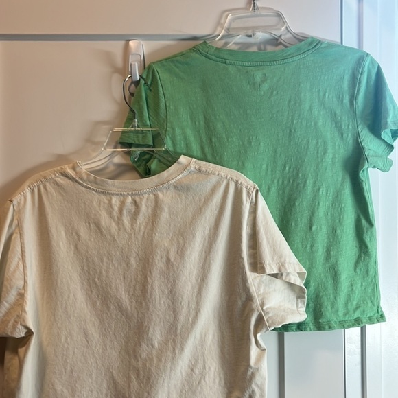 Levi’s Crop Tops - 2 sized medium - Picture 4 of 4